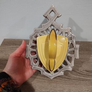 McCoy Pottery Vintage Iron Wall Pocket MCM Yellow Gray Americana